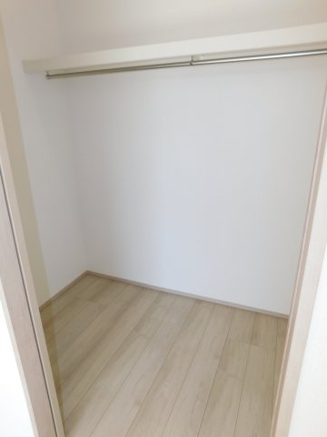 名古屋市緑区黒沢台１丁目の新築一戸建の収納|◇ＷＩＣ◇　　寝室に完備のＷＩＣ　季節もののお洋服などしっかりと収納可能です♪