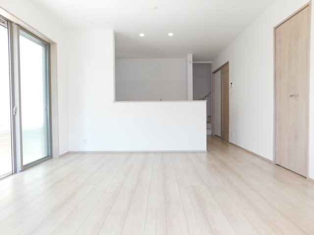 名古屋市緑区黒沢台１丁目の新築一戸建の居間・リビング|◇リビング◇　　南面で明るいリビング１７．６２帖　明るくて広々とした空間♪