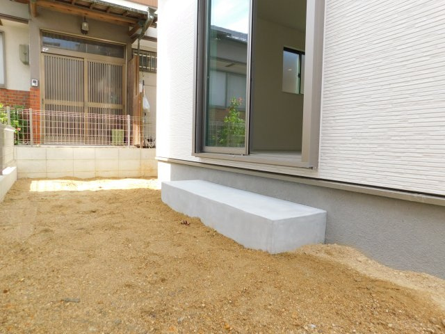 名古屋市緑区神の倉２丁目の新築一戸建の庭|◇庭◇　　家庭菜園などが楽しめるお庭　ＬＤＫから出入りが楽々♪
