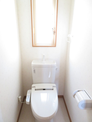 【トイレ】 | コーポ亀川中央 | 別室の写真となります
