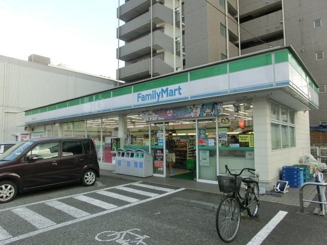 ファミリーマート 513m