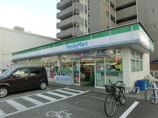 ファミリーマート 513m