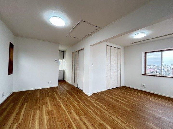 伊勢原市岡崎　中古戸建の居間・リビング|ゆったり過ごせるリビングです