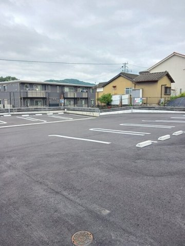 ハウスプリムローズ　Ⅷの駐車場