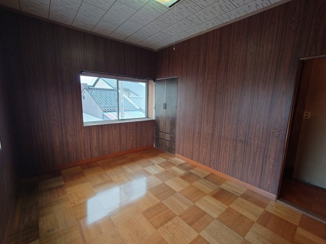 東岩瀬町貸家の洋室