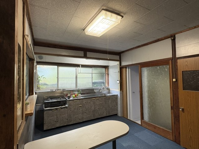 富山市四方戸建てのその他|きれいなキッチンです