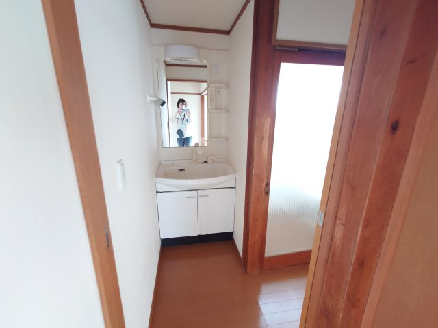 大町平屋の独立洗面台