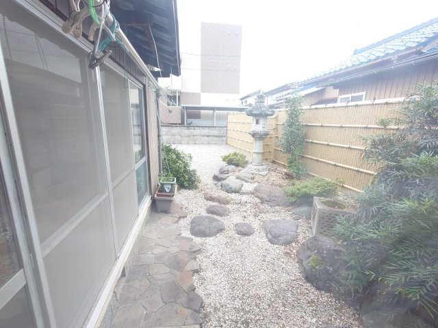 大町平屋の庭