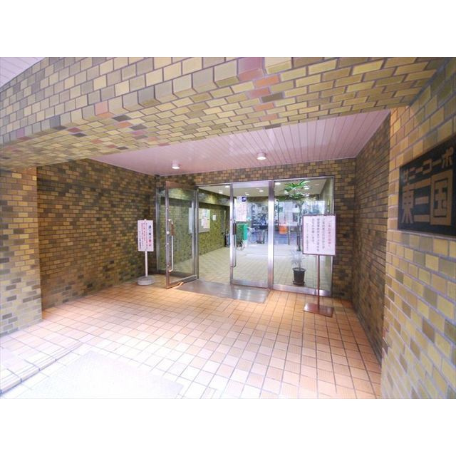 サニーコーポ東三国のエントランス