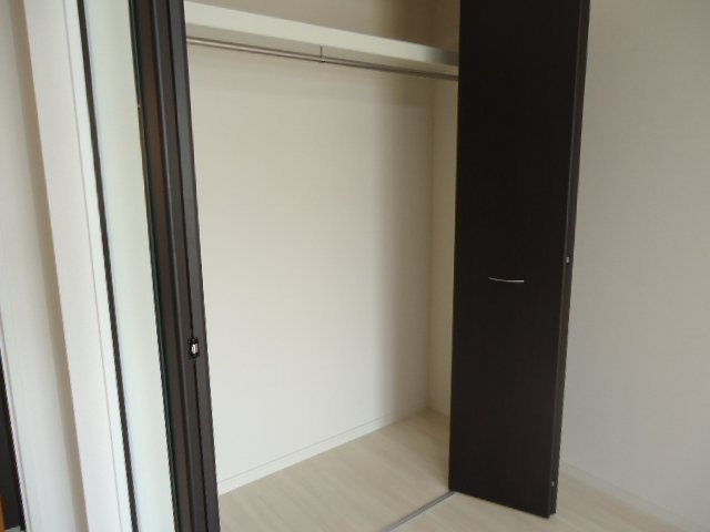コンテンポラリースクエアの収納|クローゼット