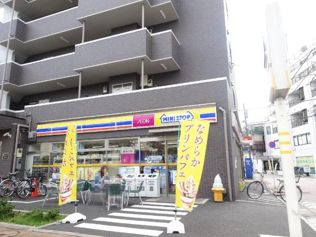 Ｌａ　ｆｅｌｉｃｉｔａ　-ラ・フェリチタ-の周辺|ミニストップ足立梅島1丁目店まで239ｍ