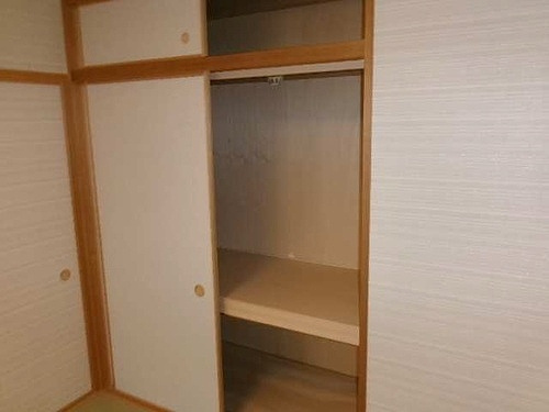 ライオンズマンション武蔵砂川の収納|押入（和室）