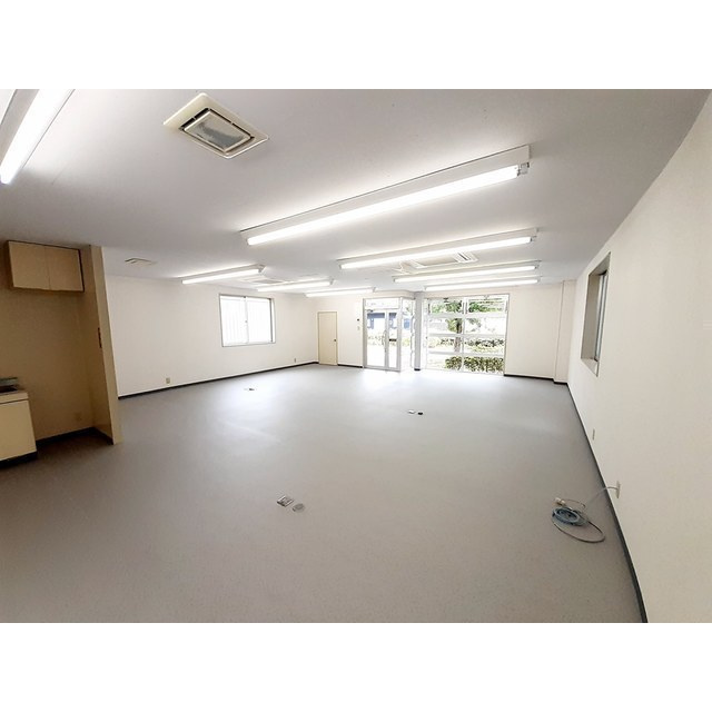 岐阜市日野南９丁目の店舗事務所の内装
