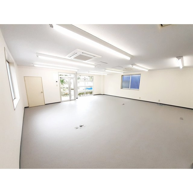 岐阜市日野南９丁目の店舗事務所の内装