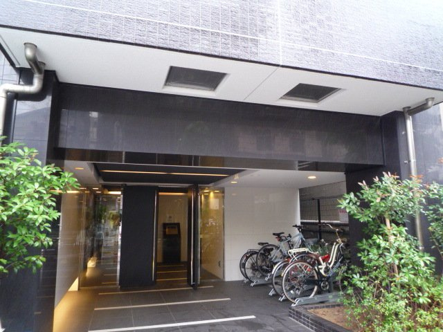 アイル上野の森NORTHのエントランス
