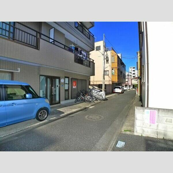 マリーハウス新大橋の駐車場