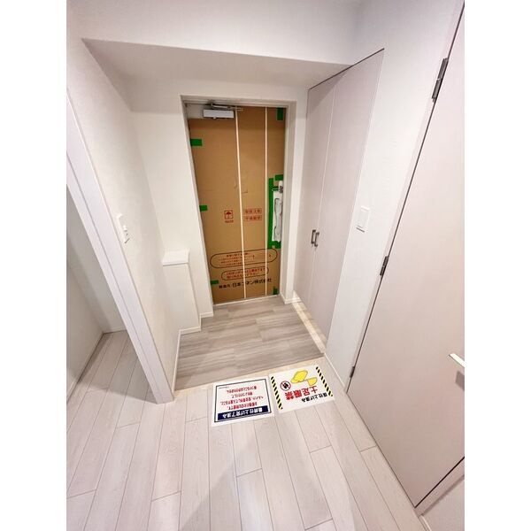 スプランディッド上本町WESTⅡの玄関