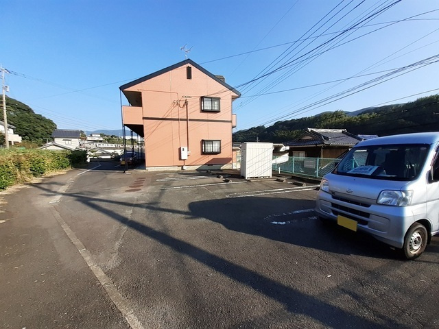 プラシードＩの駐車場