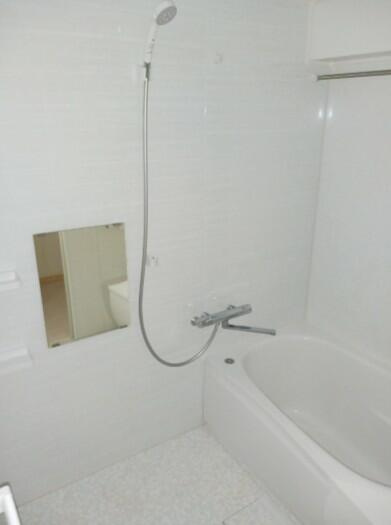 日商岩井第二本郷マンションの浴室