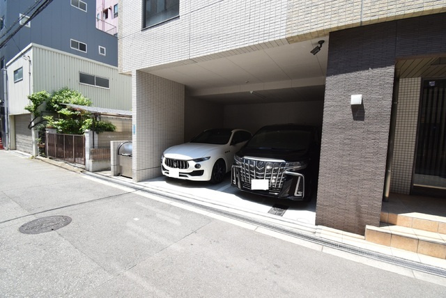 Ｑｕａｔｒｅ　ｓａｉｓｏｎｓ新大阪の駐車場