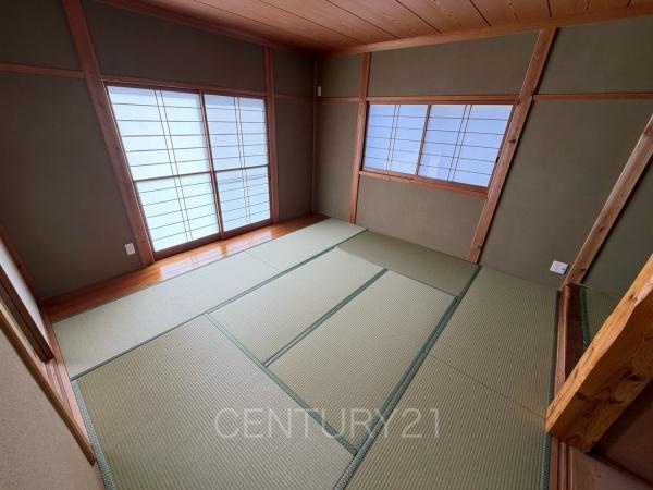 前橋市上泉町中古一戸建ての和室|２面彩光の取れた明るい和室