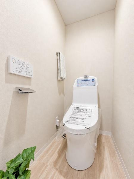 パークシティ金沢八景Ｂ棟のトイレ|清潔感のある内装のすっきりとしたデザインのトイレです。
水周りが綺麗だと安心ですね。
