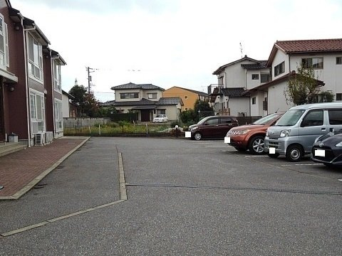 グランディールⅣの駐車場|駐車場があります