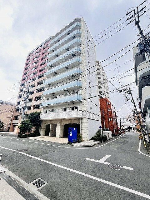 メルシー・ヴォクーの駐車場