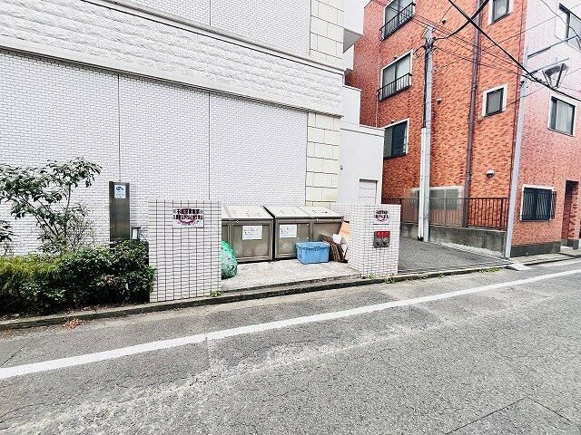メルシー・ヴォクーのエントランス