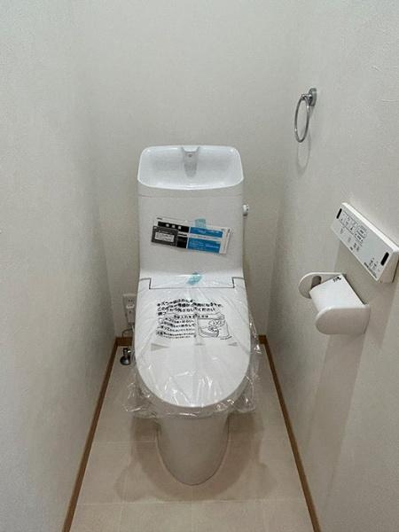 枚方市 楠葉中町　中古 一戸建てのトイレ