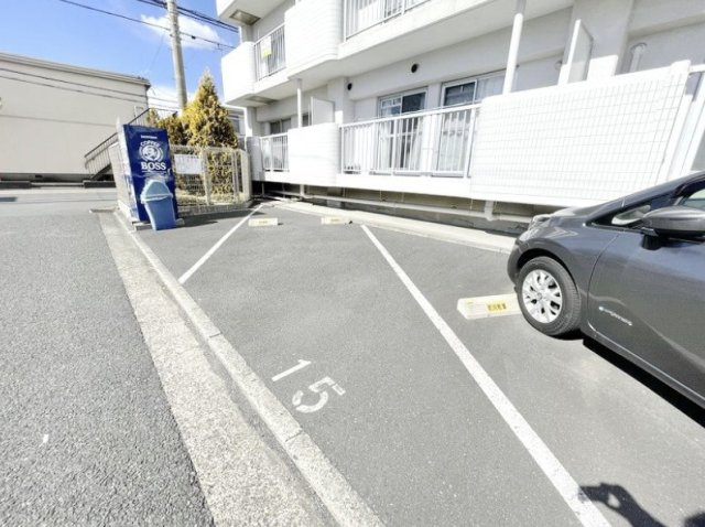 カーサヴェルデの駐車場