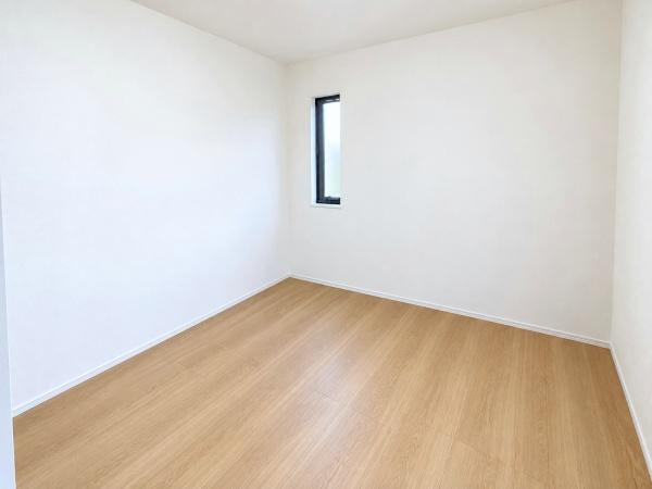 鎌倉市二階堂の中古一戸建の洋室
