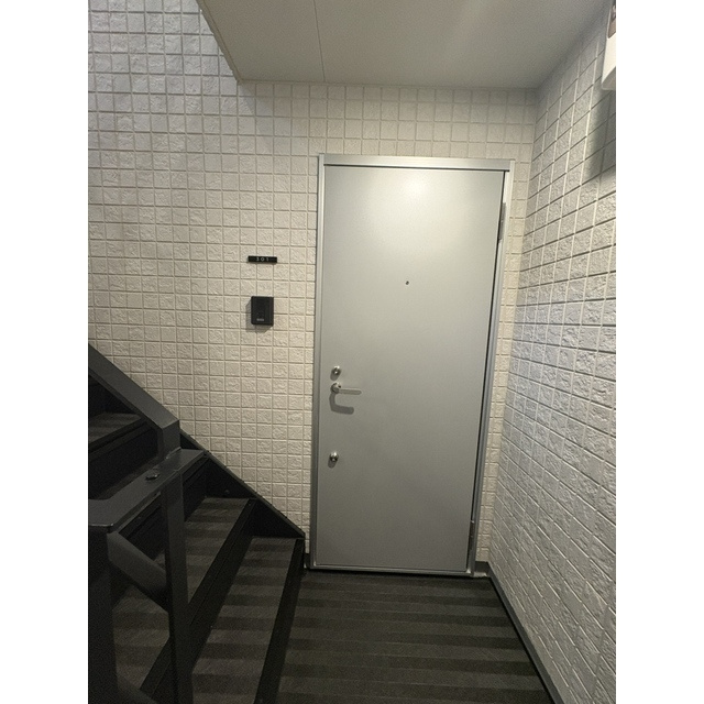 ルネコート西新宿五丁目Ⅲの玄関