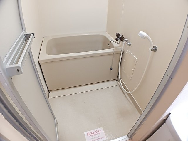 クレッシェンドハイム亮の浴室