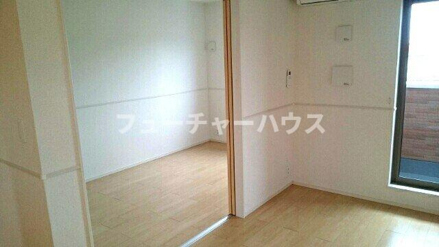 サニースクエアの内装|明るい色調の室内です
