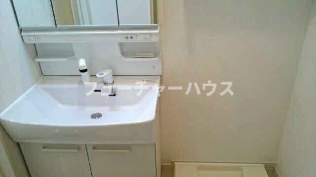 サニースクエアの洗面所|明るい洗面所です
