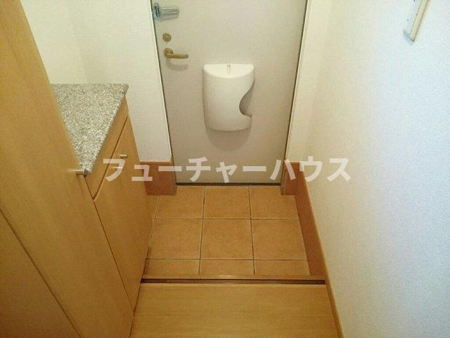 アプリーコ・ルーサの玄関|収納もある玄関です