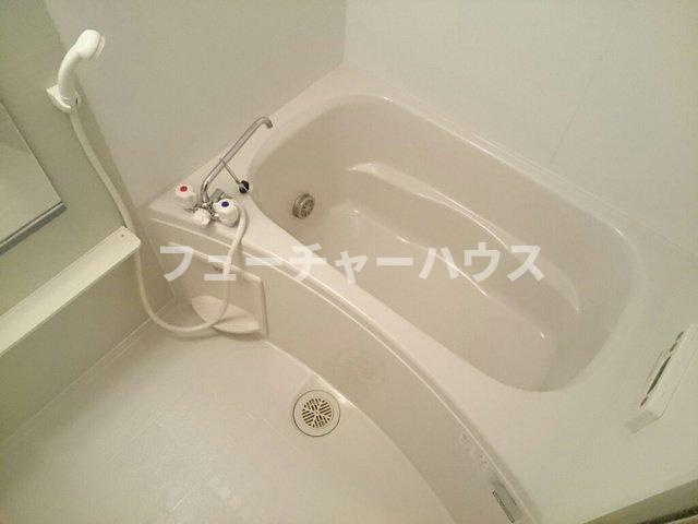アプリーコ・ルーサの浴室|落ち着いた空間のお風呂です