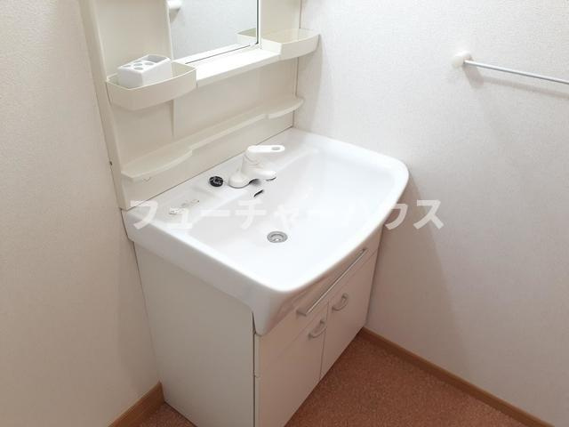 エクセルステージ１２の洗面所|忙しい朝には欠かせない洗面所です