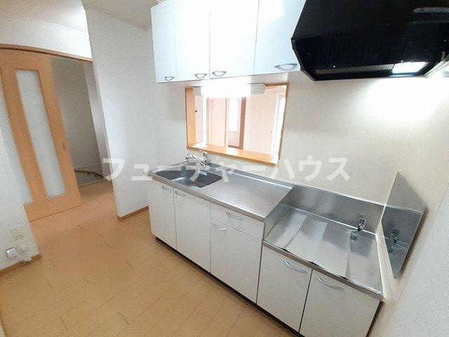 クラール・メリディオのキッチン|コンパクトなキッチンで掃除もラクラク