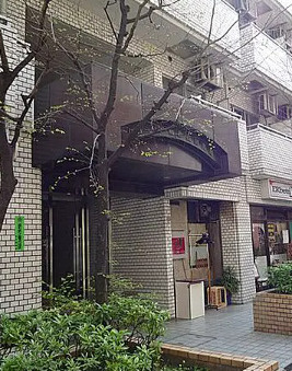 グローリア初穂高田馬場のエントランス