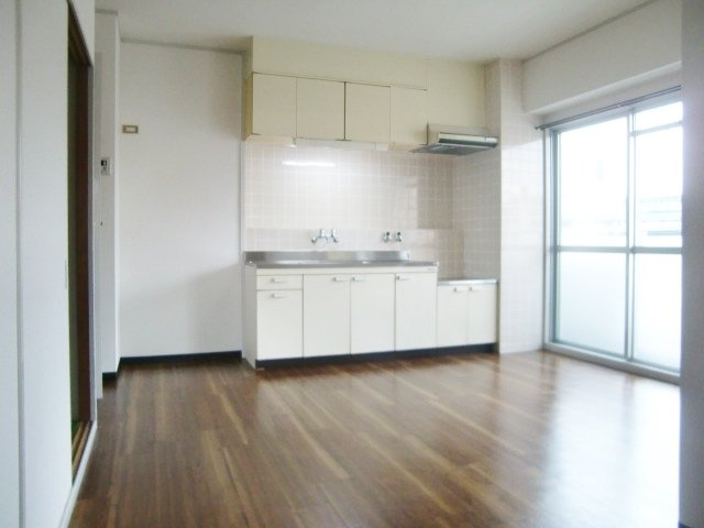 木原マンションの居間・リビング|※同建物の類似写真となります。