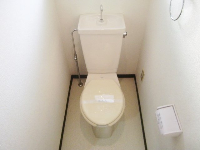 木原マンションのトイレ|※同建物の類似写真となります。