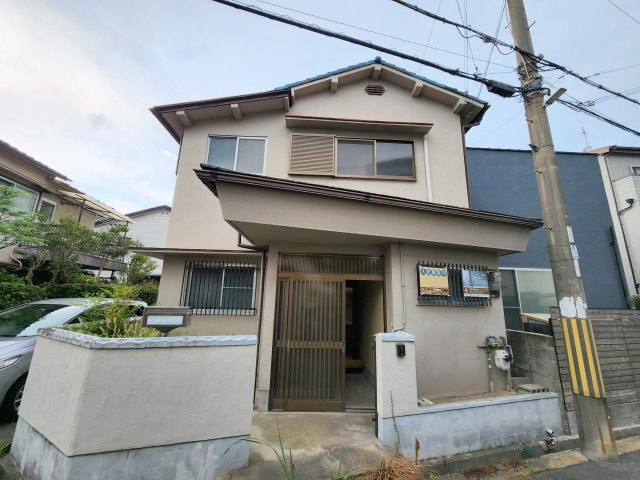 生駒市俵口町の一戸建ての外観
