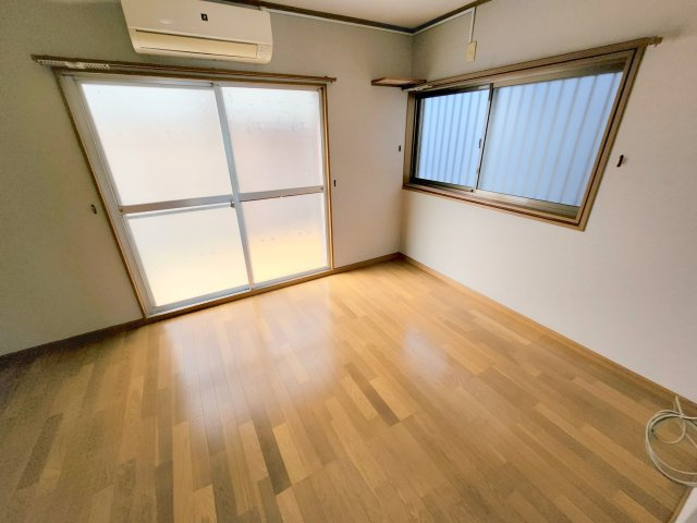 生駒市俵口町の一戸建ての居間・リビング