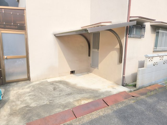 生駒市俵口町の一戸建てのバルコニー