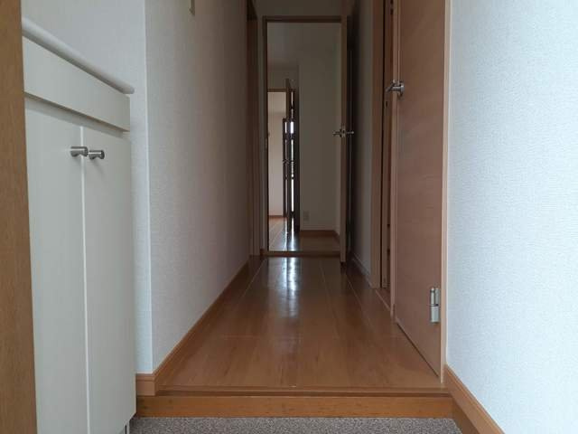 ＨｉＬＬＳすずらんの玄関