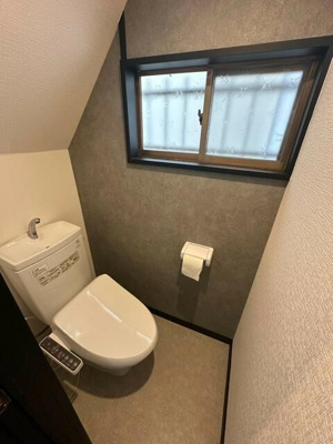【トイレ】 | 片山１丁目貸家 | ゆったりとした空間のトイレです