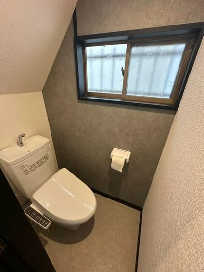 【トイレ】 | 片山１丁目貸家 | ゆったりとした空間のトイレです