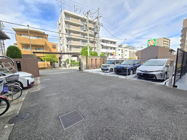 豊中ヒルズ服部西町の駐車場